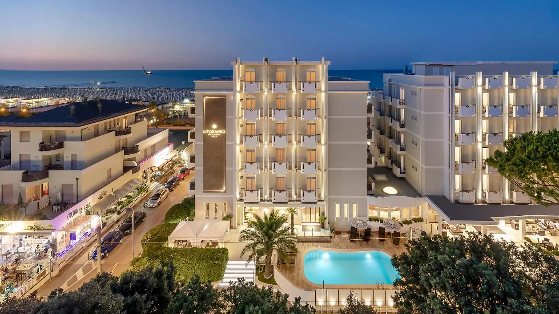 Soggiornare a Marina Centro: 4 Hotel Storici a Confronto